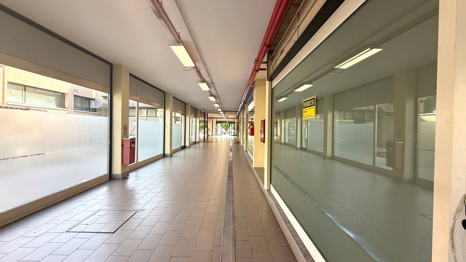 Locale commerciale in vendita a Cant