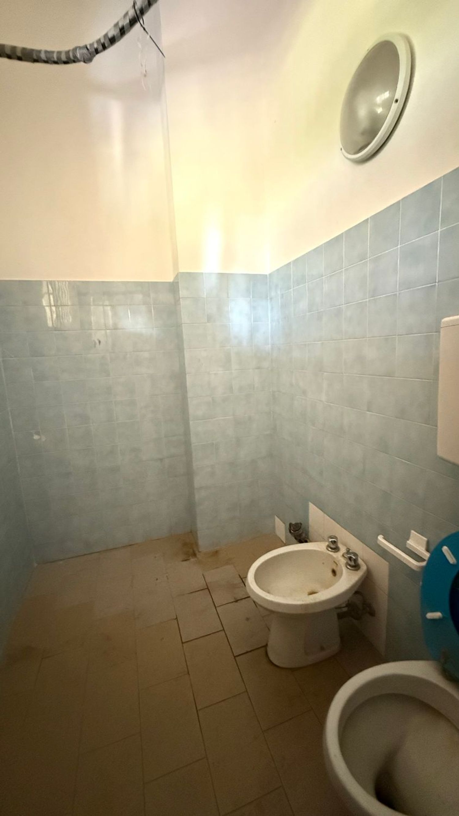 Locale commerciale in vendita a Cant
