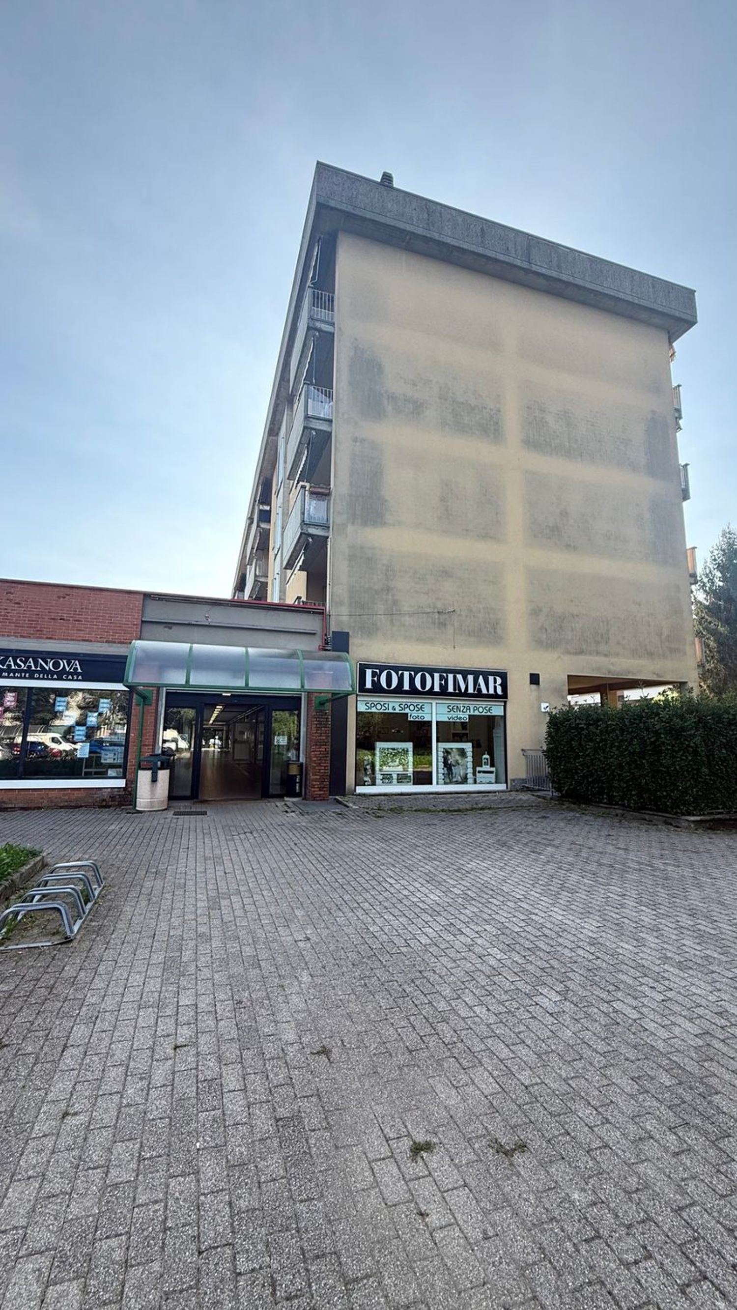 Locale commerciale in vendita a Cant