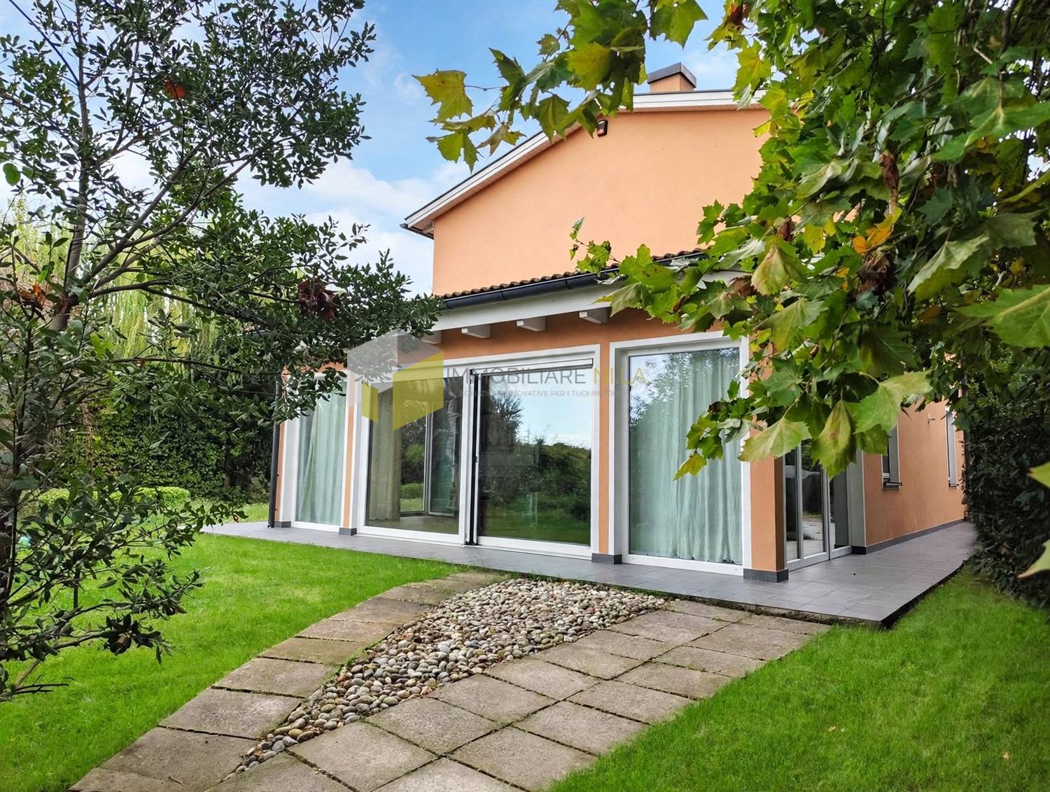 Villa con giardino a San Giuliano Terme