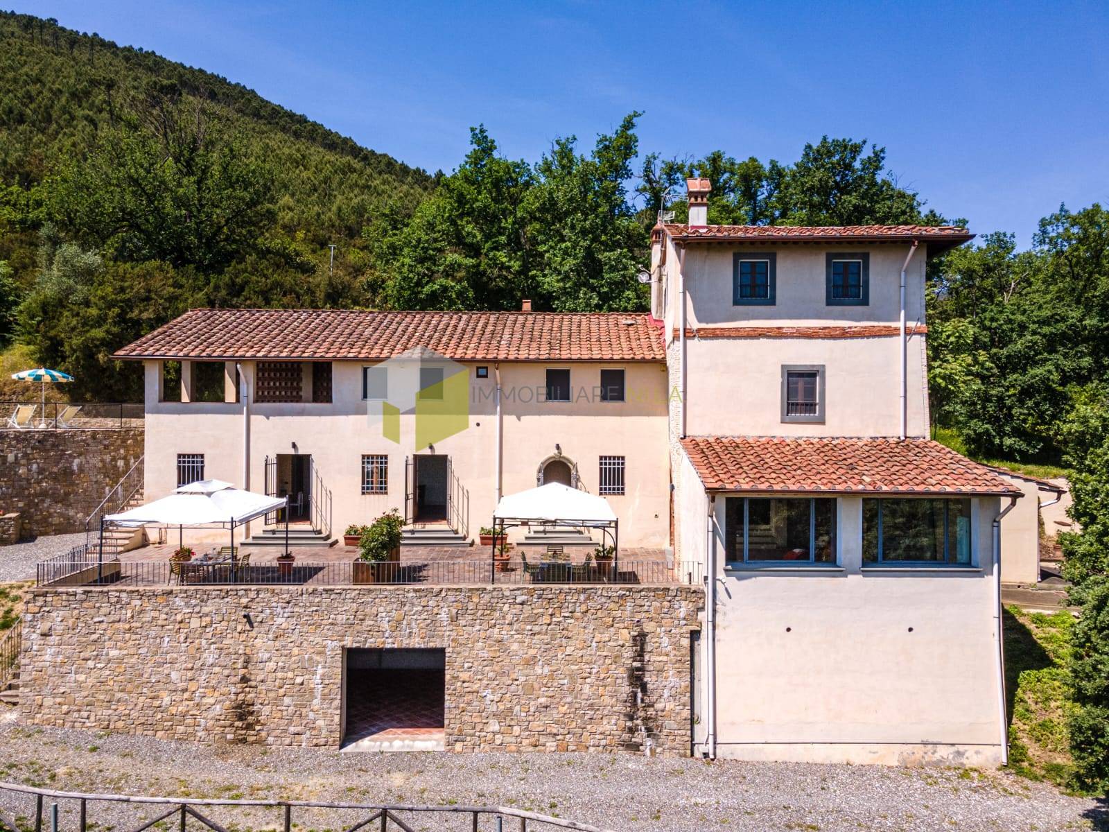Rustico con giardino a Vicopisano