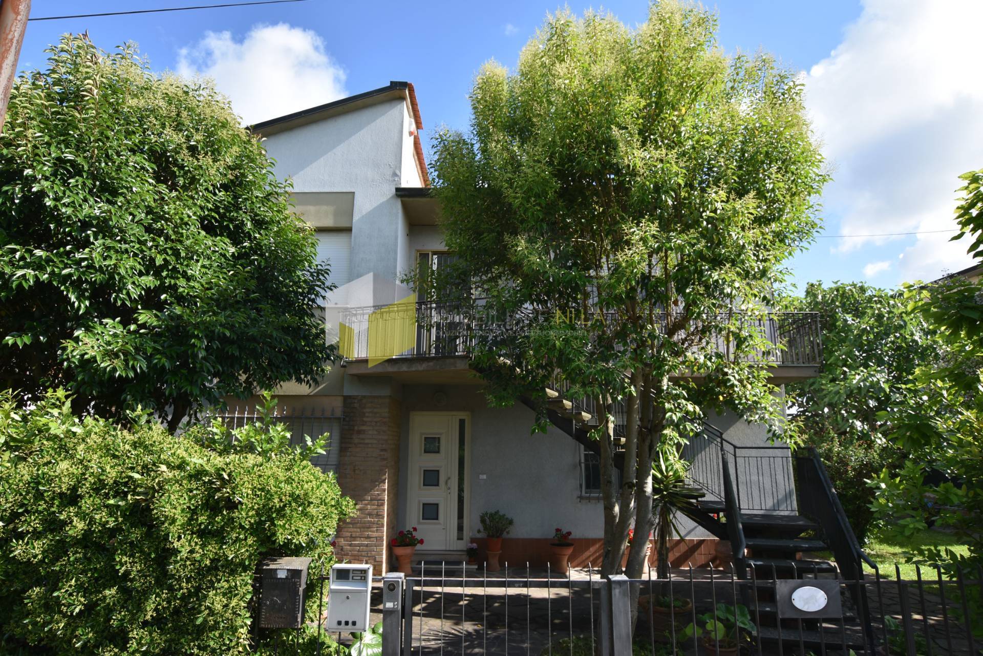 Casa indipendente con giardino a Pisa