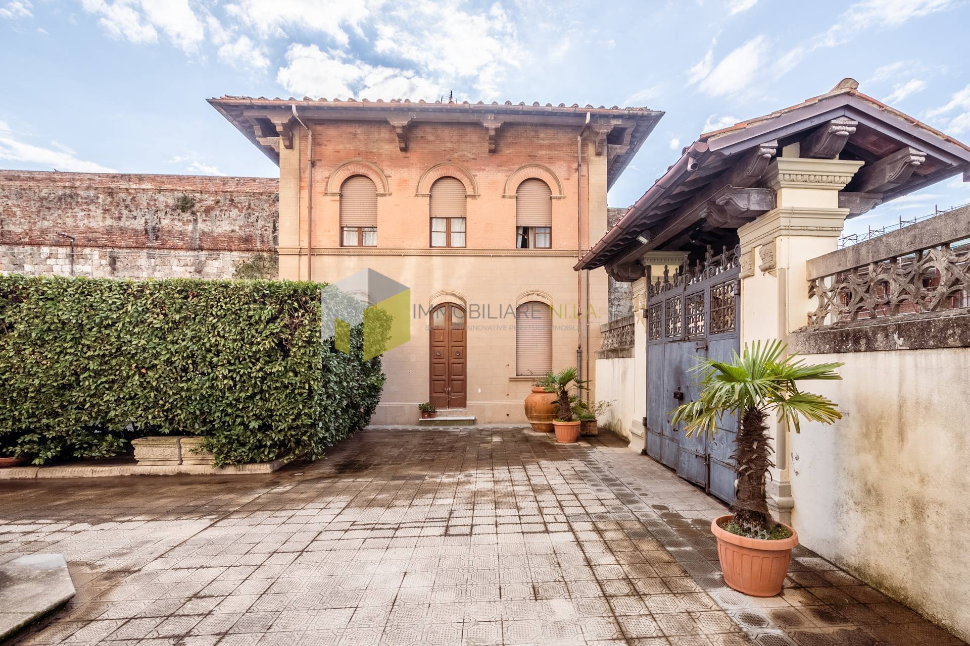 Villa con giardino a Pisa