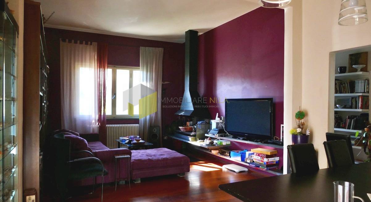 Villa con giardino a Cascina