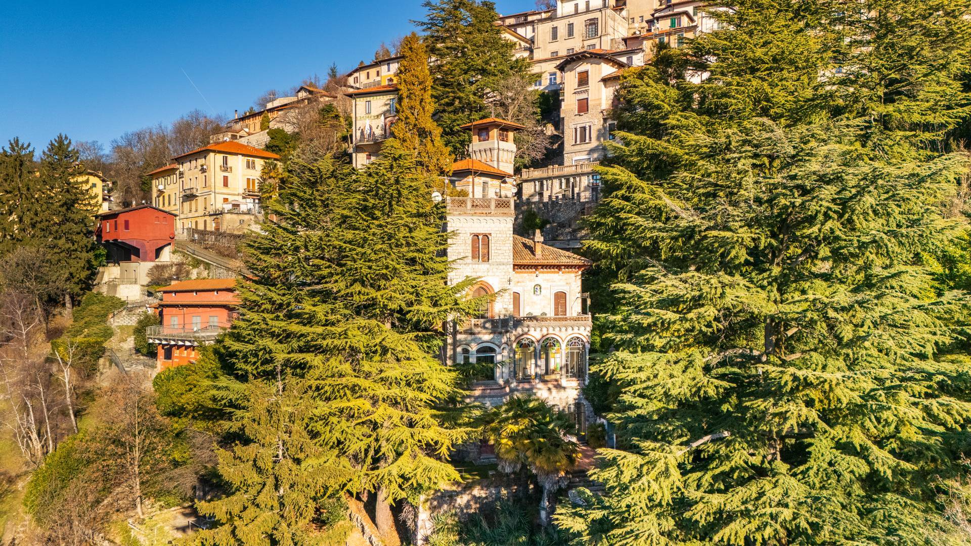 Villa in vendita a Varese