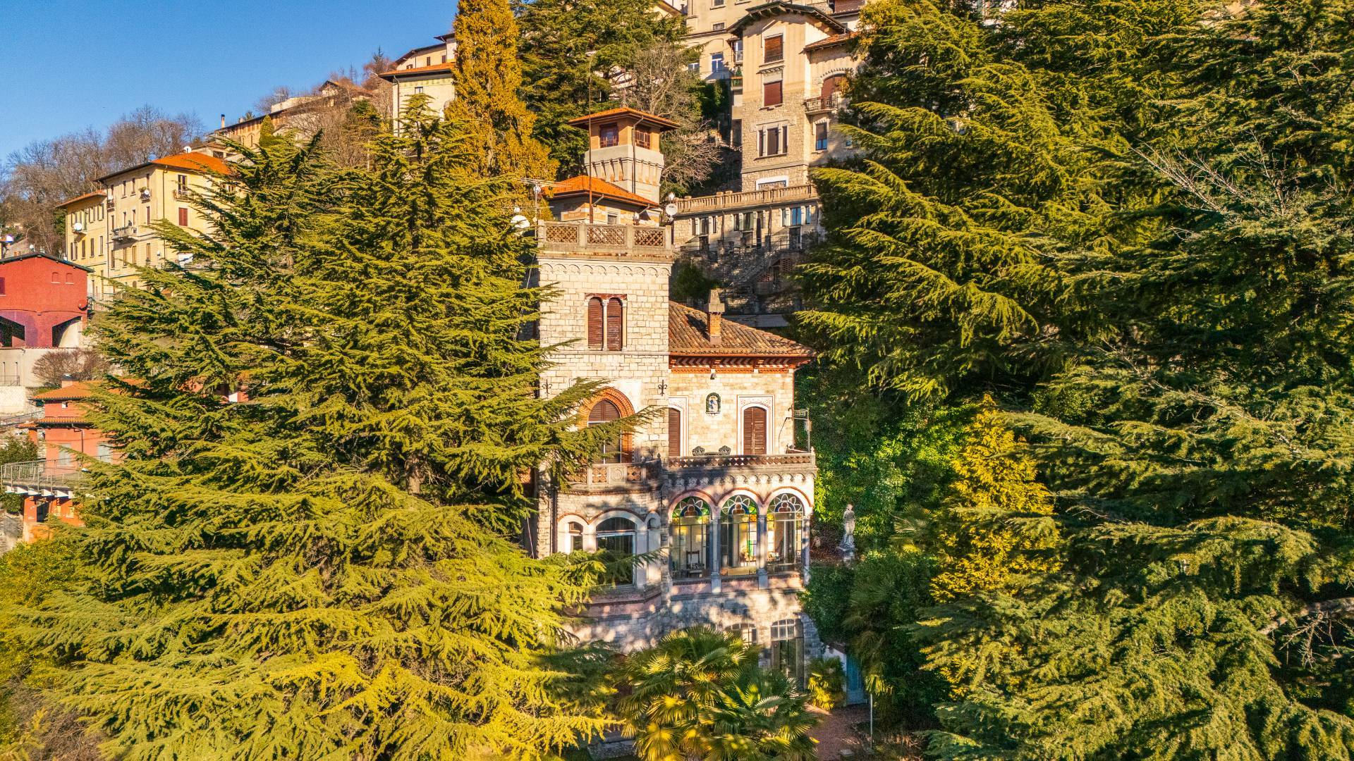 Villa in vendita a Varese