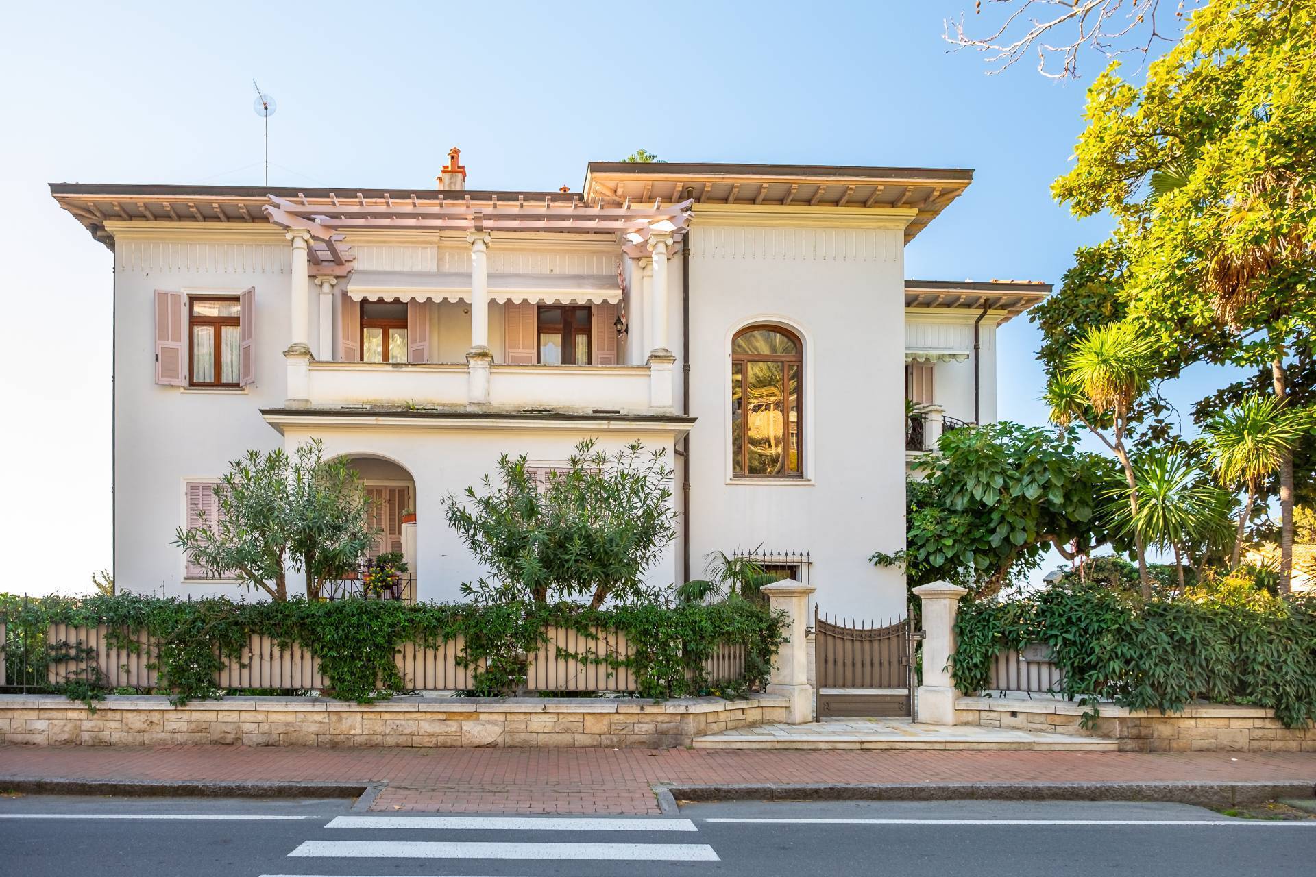 Villa in vendita a Bordighera