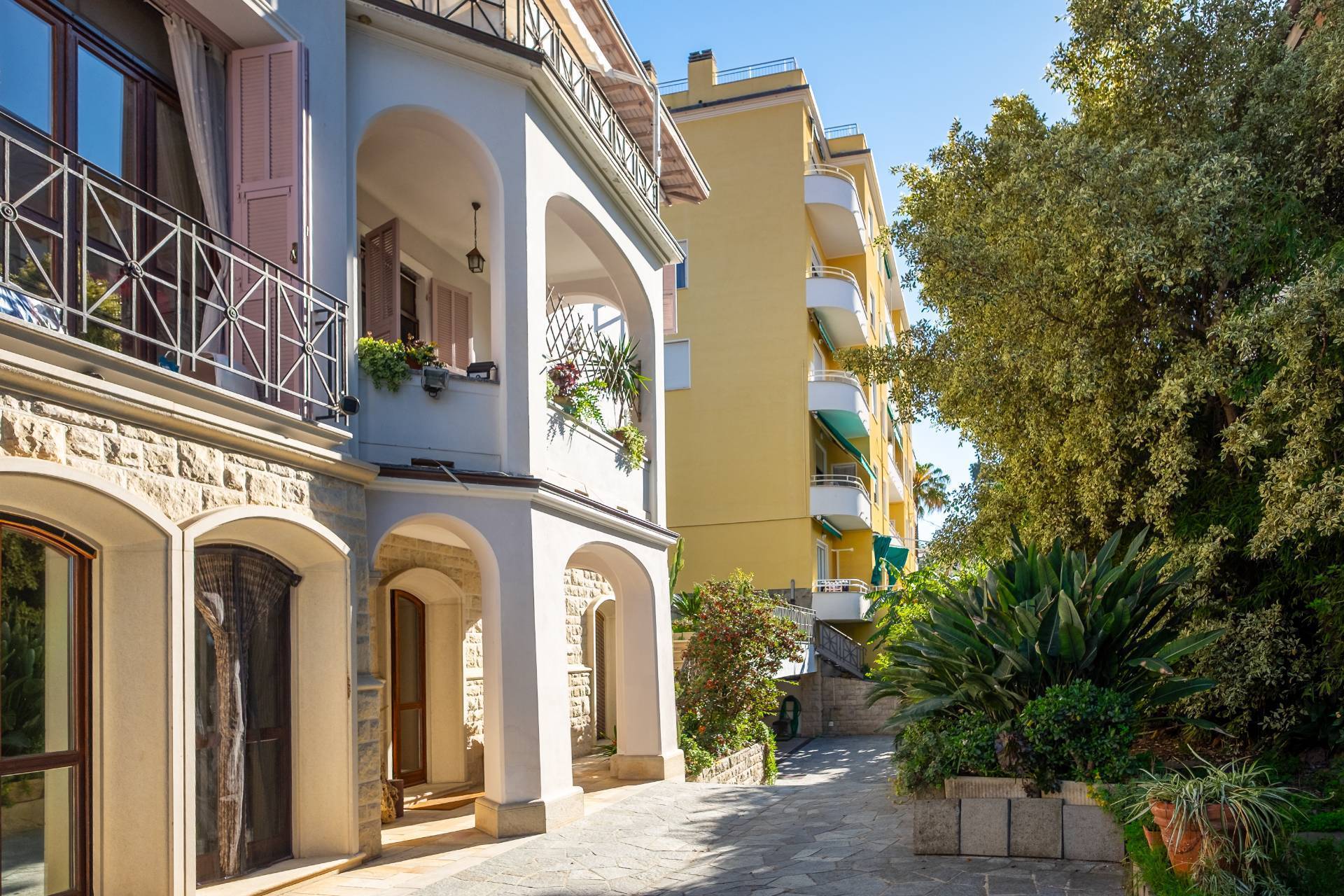 Villa in vendita a Bordighera