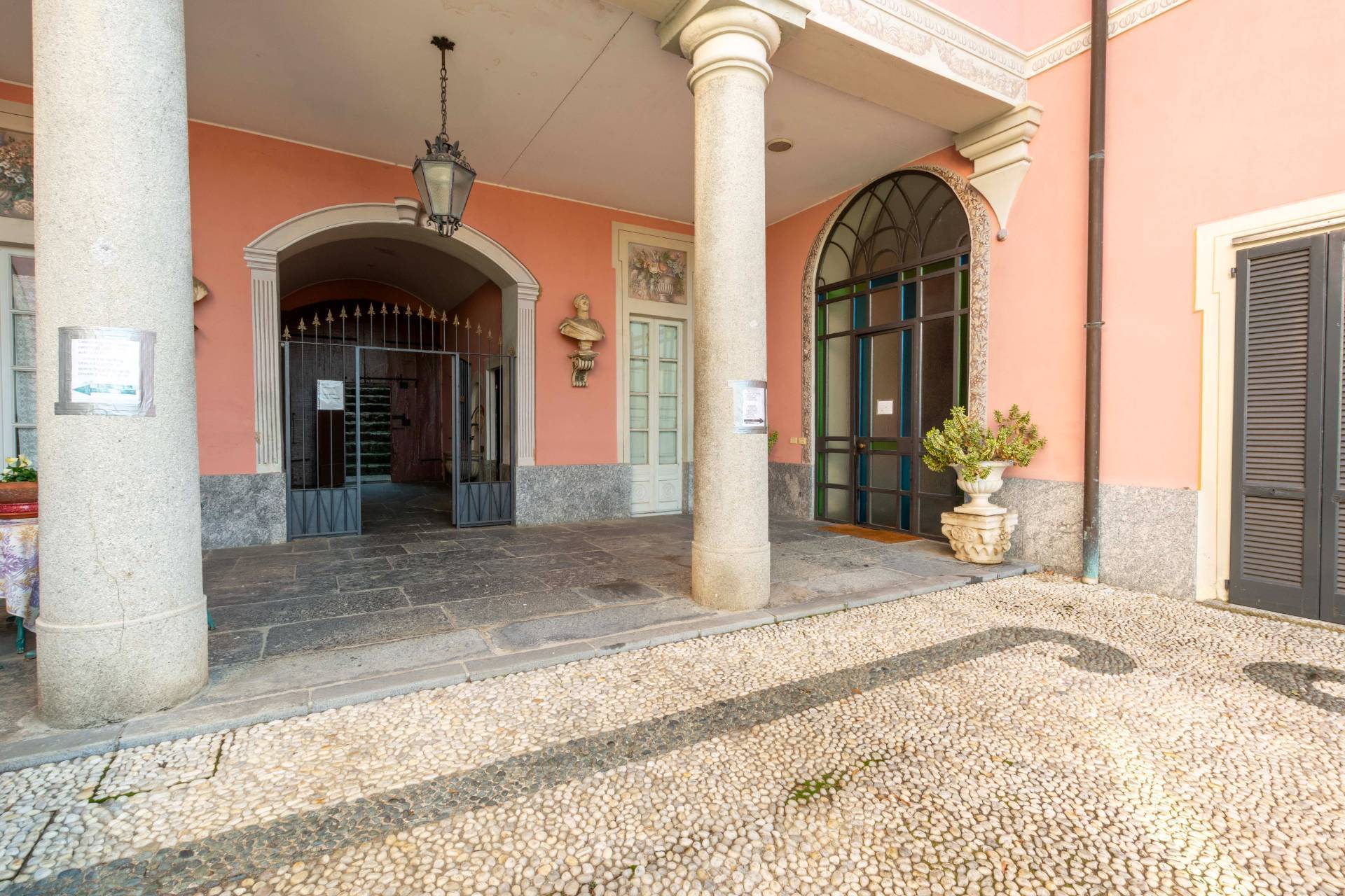 Villa in vendita a Albese con Cassano