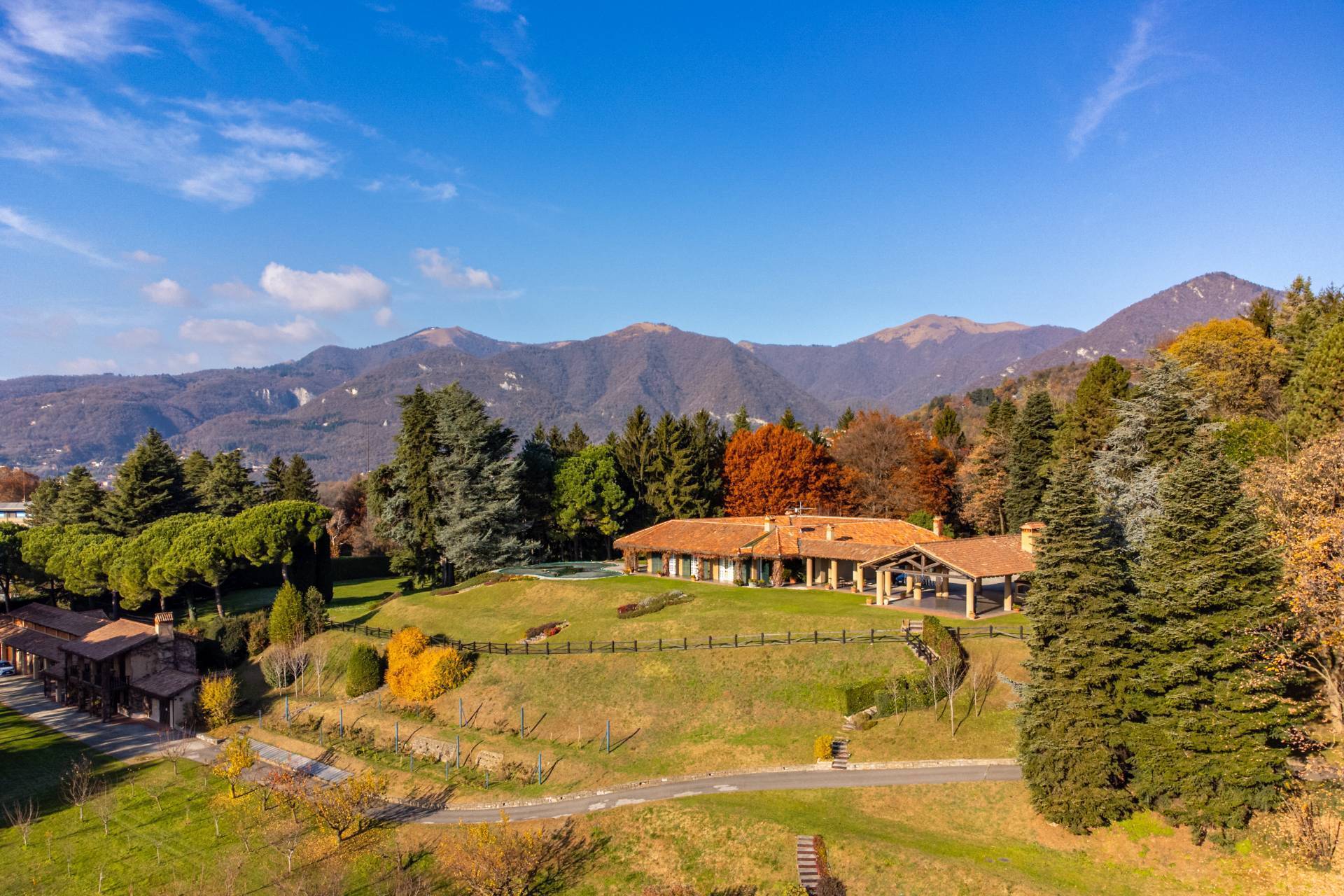 Villa in vendita a Eupilio