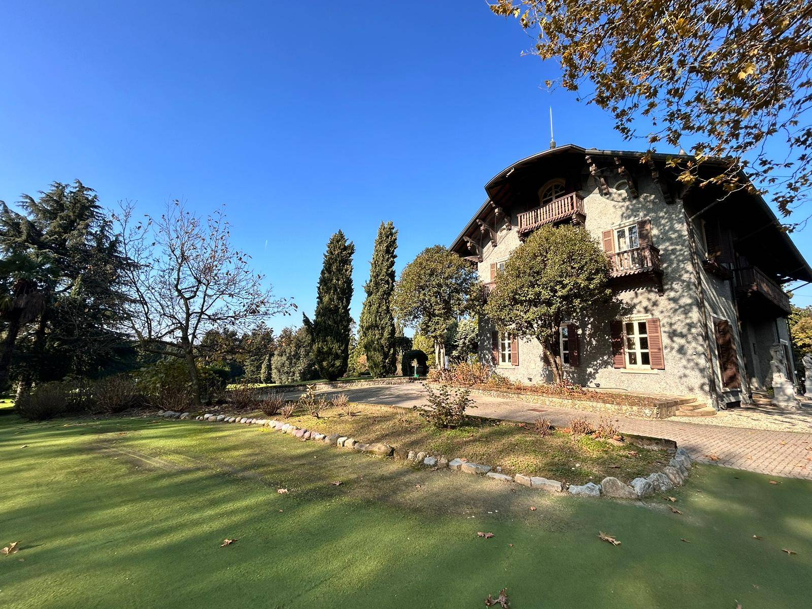 Villa in vendita a Besana in Brianza
