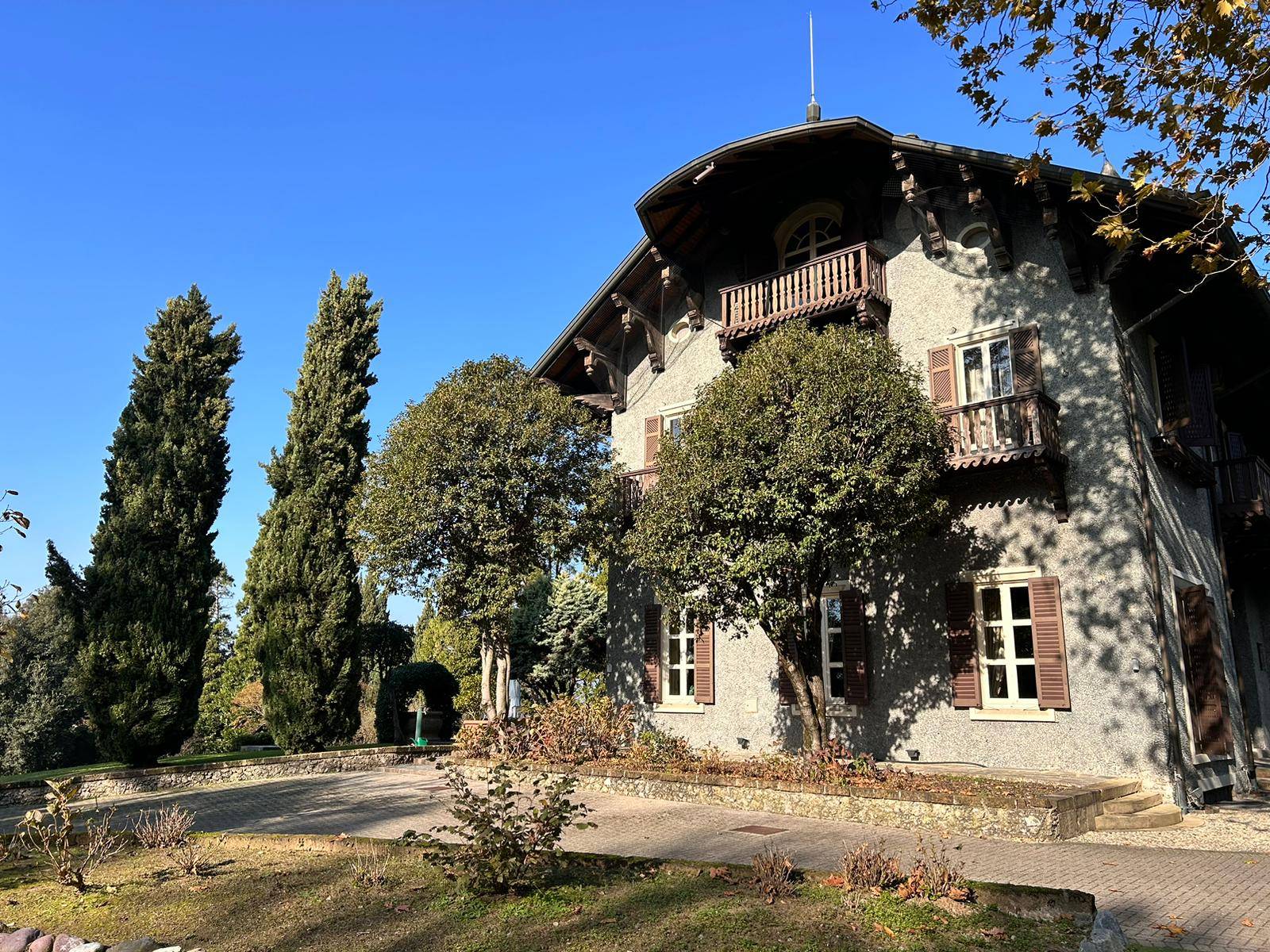 Villa in vendita a Besana in Brianza