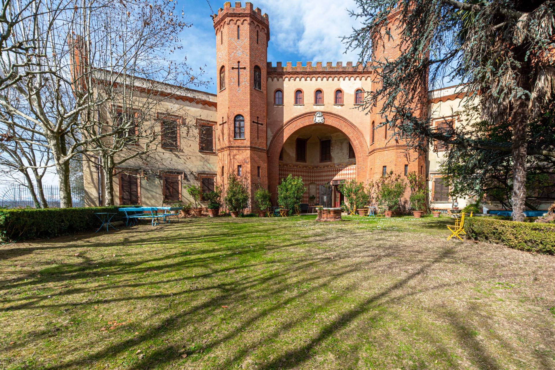 Castello in vendita a Baldissero d'Alba