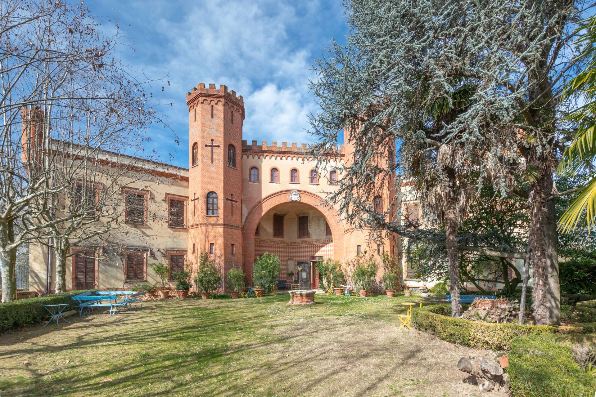 Castello in vendita a Baldissero d'Alba