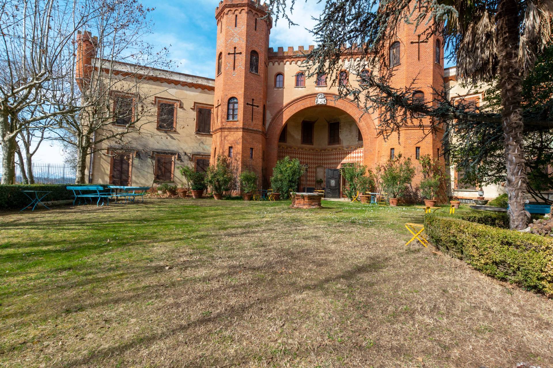 Castello in vendita a Baldissero d'Alba