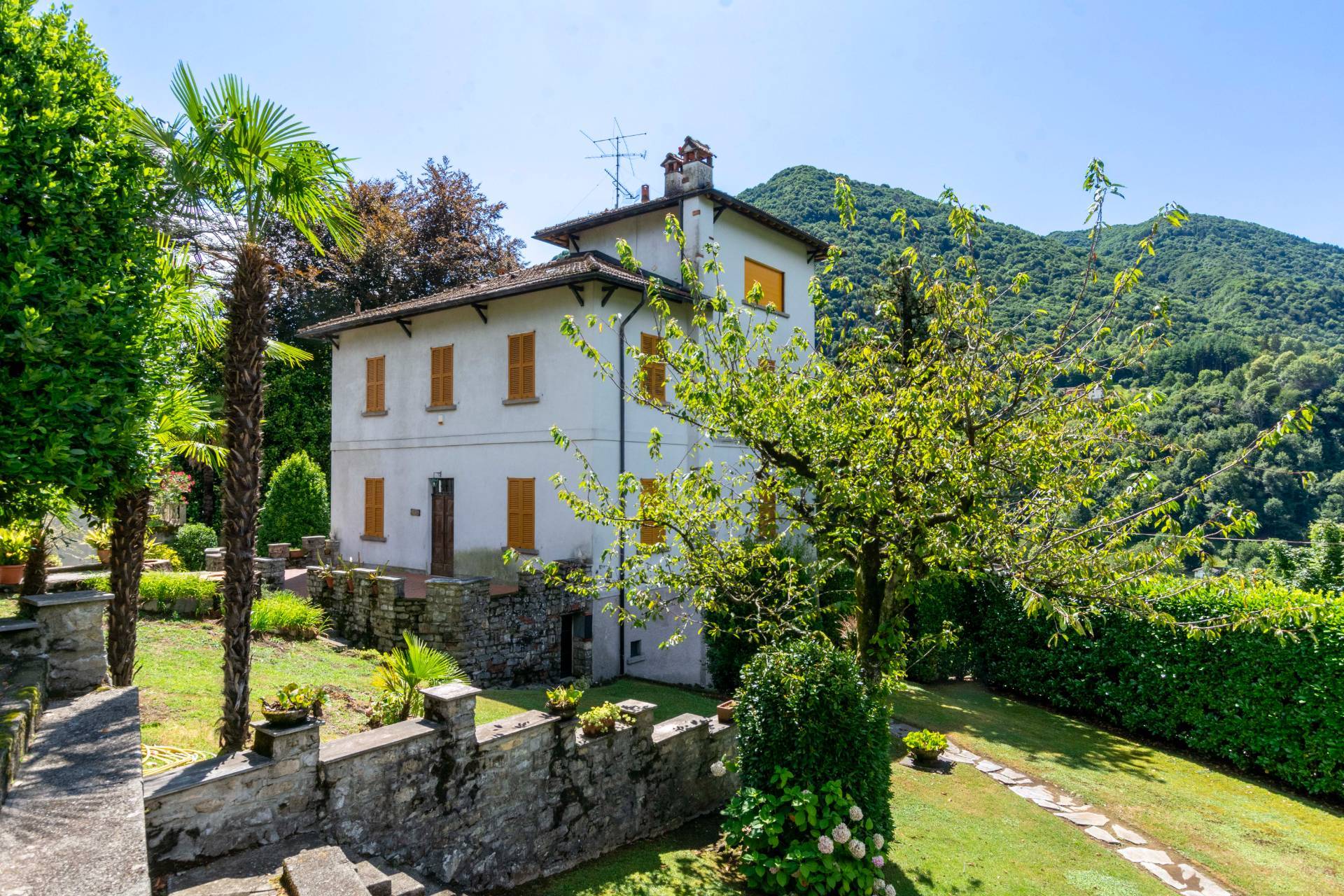 Villa in vendita a Dizzasco