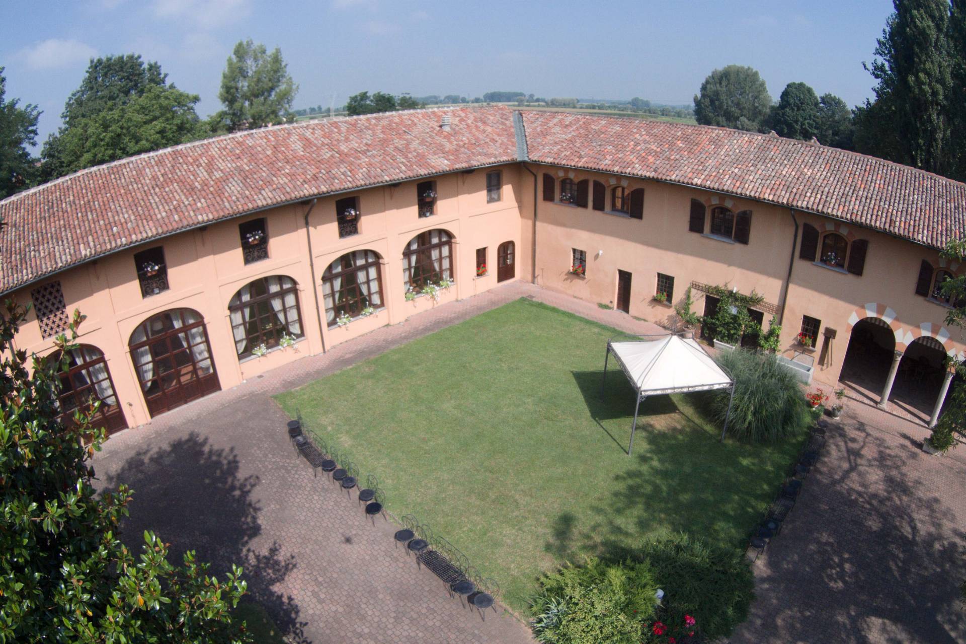 Castello in vendita a Vellezzo Bellini