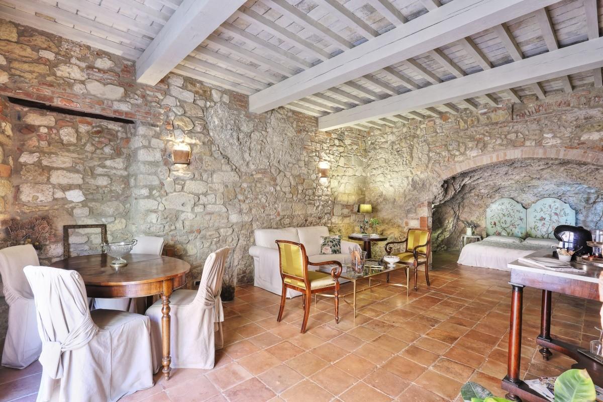 Casa indipendente ristrutturata a Rosignano Marittimo