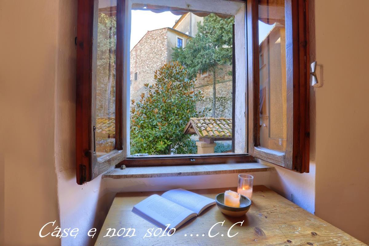 Trilocale in vendita, Castagneto Carducci centro del borgo