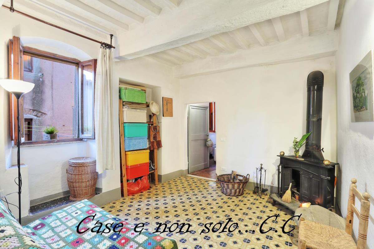 Trilocale in vendita, Castagneto Carducci centro del borgo