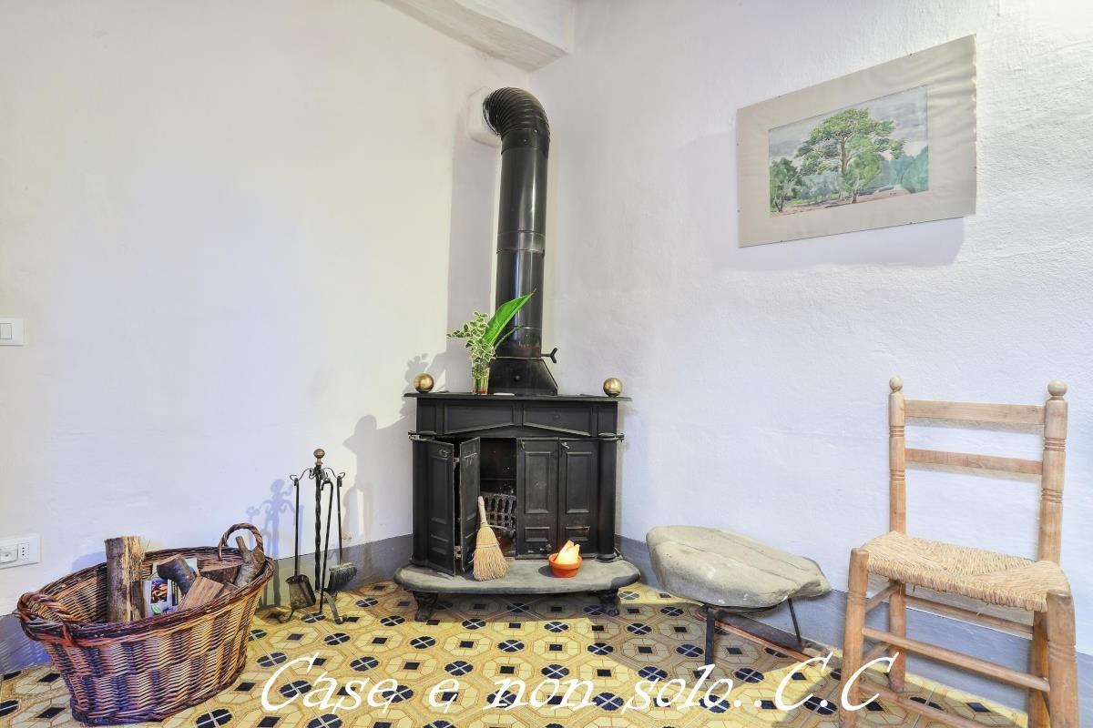 Trilocale in vendita, Castagneto Carducci centro del borgo