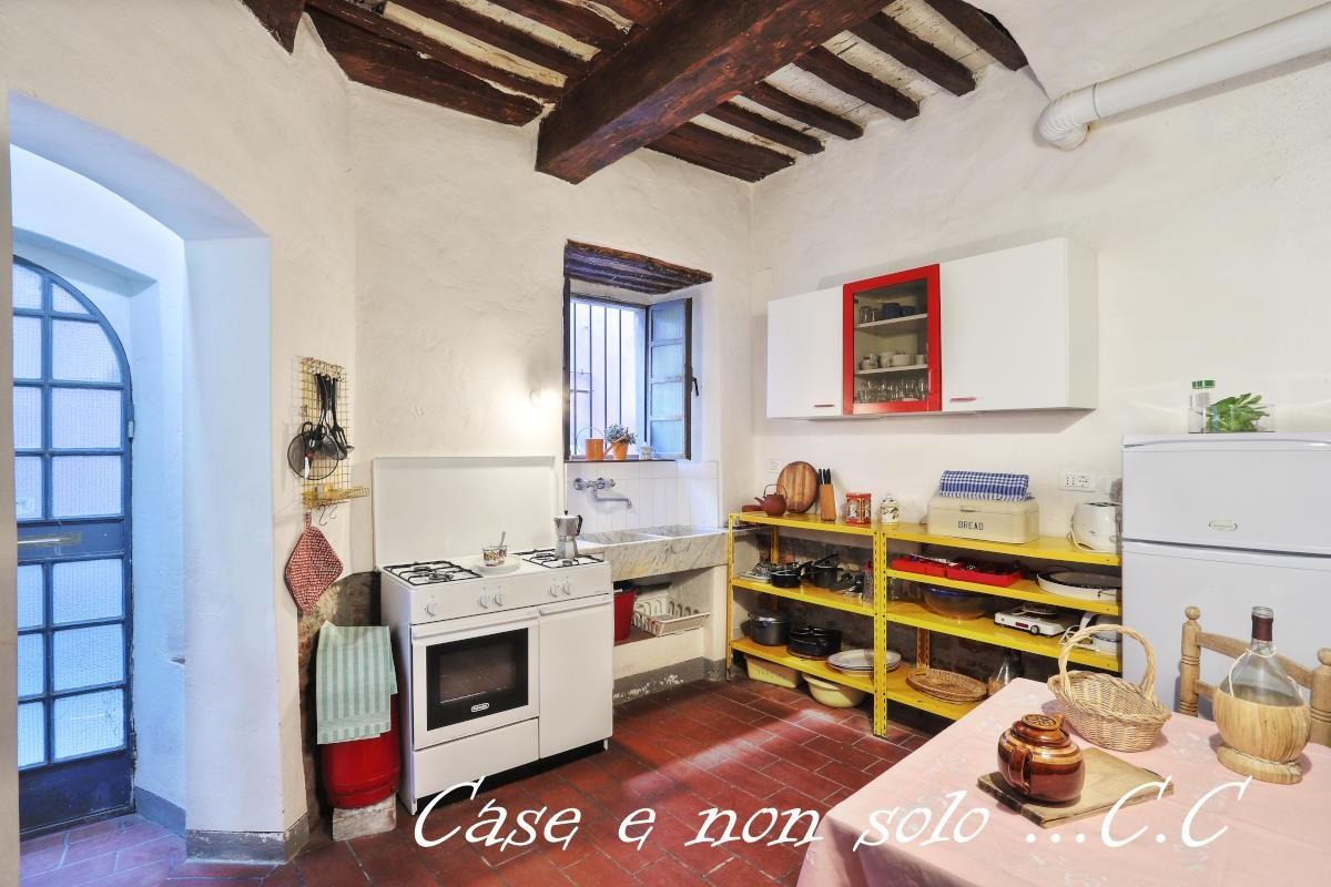 Bilocale in vendita, Castagneto Carducci centro del borgo