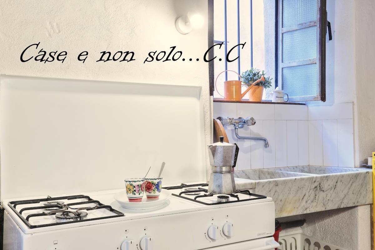 Bilocale in vendita, Castagneto Carducci centro del borgo