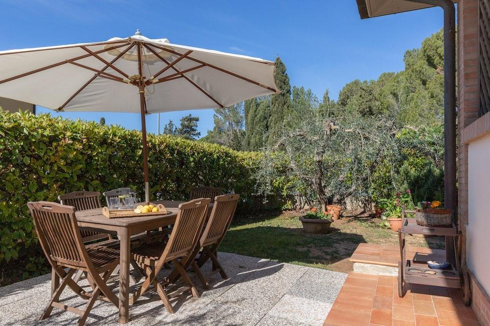 Villa con giardino a Rosignano Marittimo