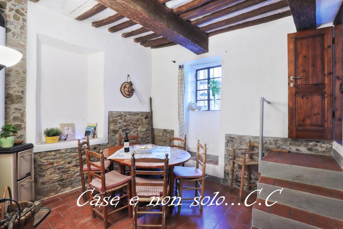 Appartamento in vendita, Castagneto Carducci centro del borgo