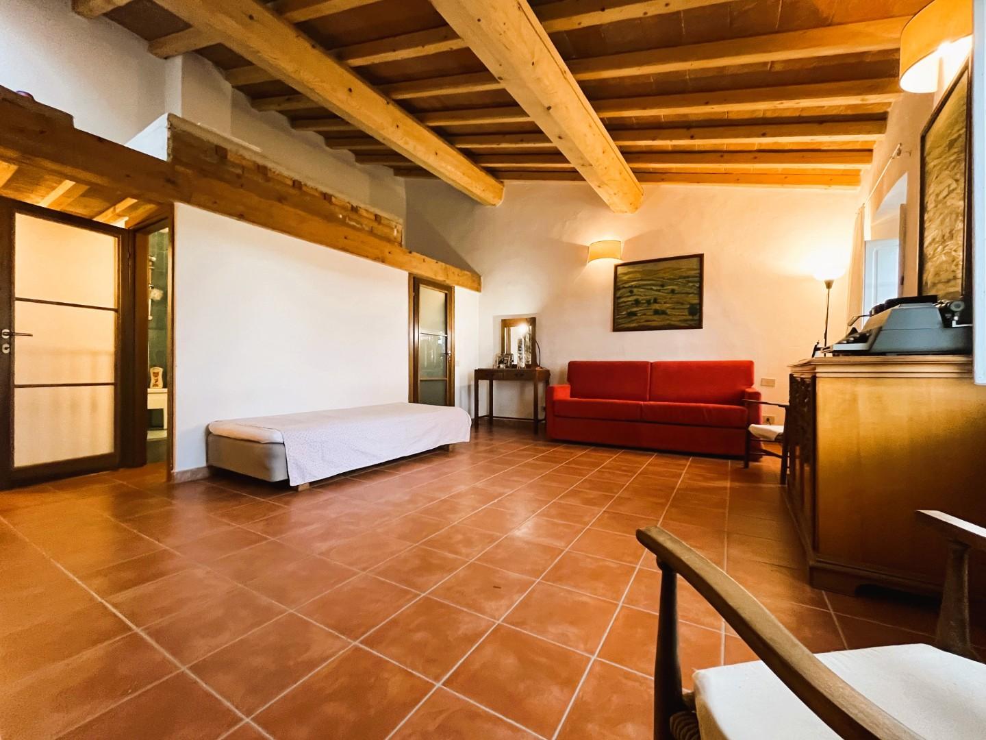 Casa indipendente ristrutturata, Rosignano Marittimo nibbiaia