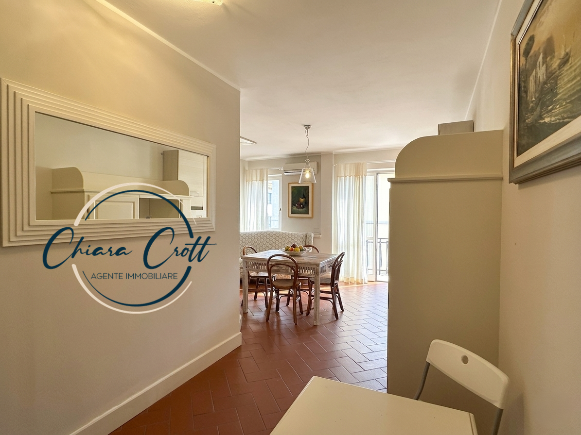 Monolocale arredato in affitto, San Vincenzo centro storico