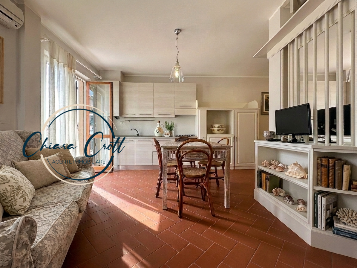 Monolocale arredato in affitto, San Vincenzo centro storico
