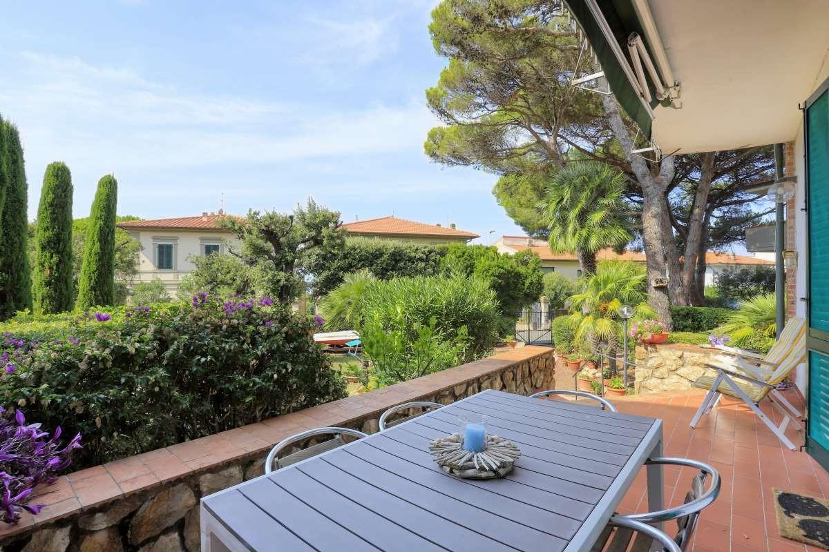 Villa Trifamiliari con giardino, Livorno quercianella