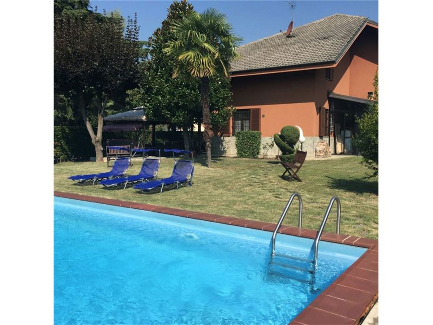 Rustico con giardino a San Gillio