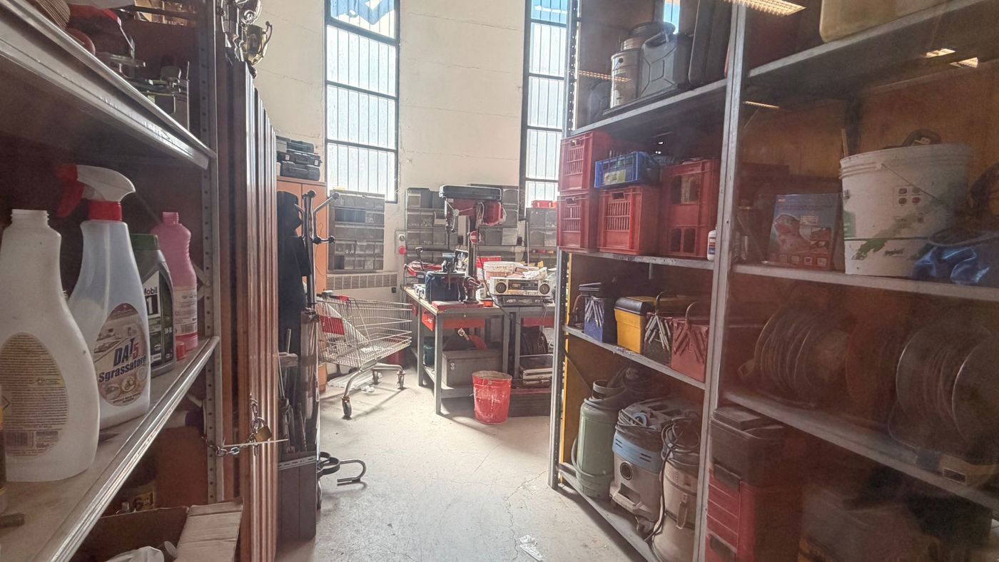 Magazzino in vendita a Grugliasco