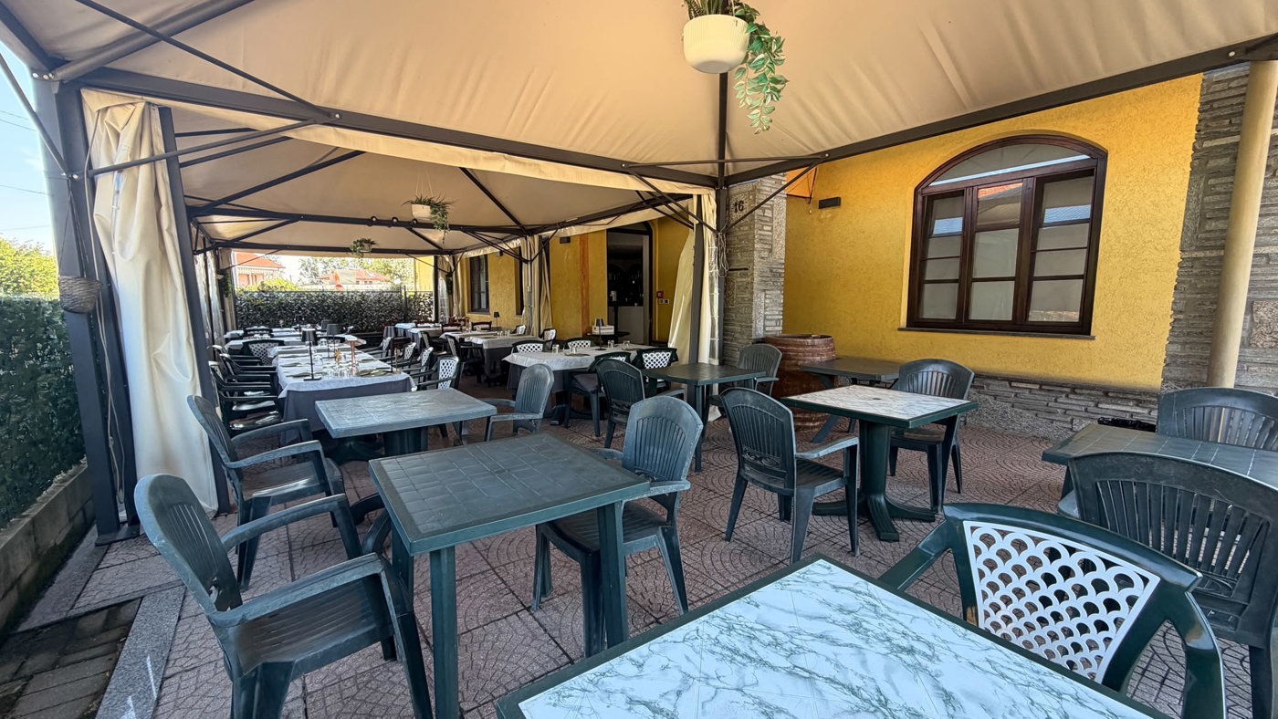 Attivit� commerciale Ristorante e pizzeria in vendita a La Cassa