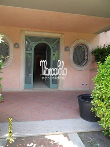 Villa arredata in affitto, Forte dei Marmi centro