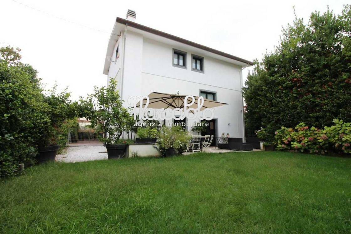 Villa in affitto, Forte dei Marmi centro