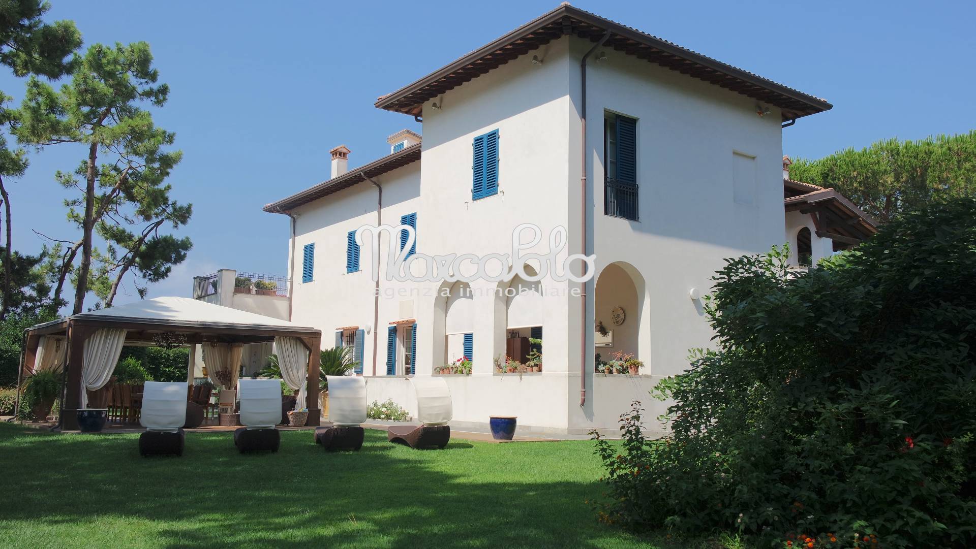 Villa di Prestigio in vendita a Massa, Ronchi