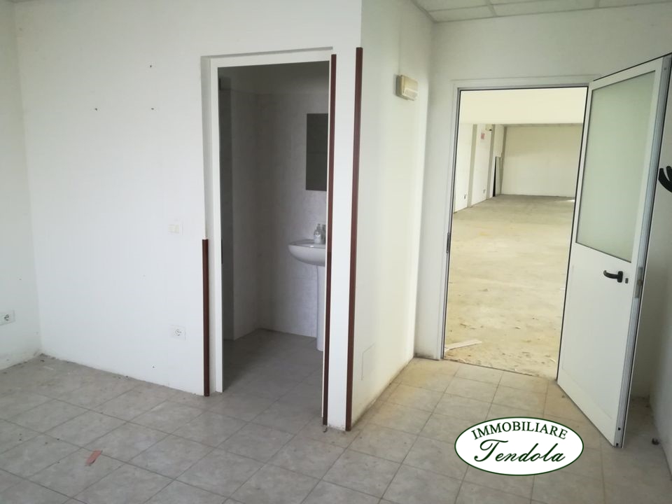 Capannone in vendita, Castelnuovo Magra molicciara