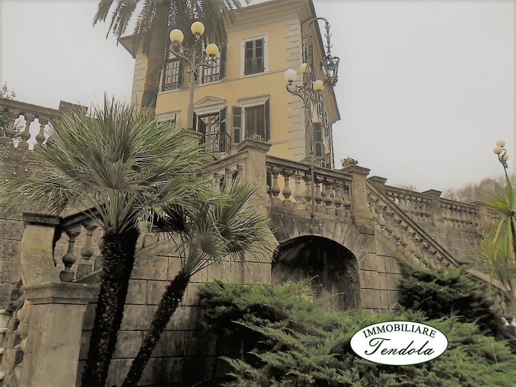 Villa in vendita a Carrara