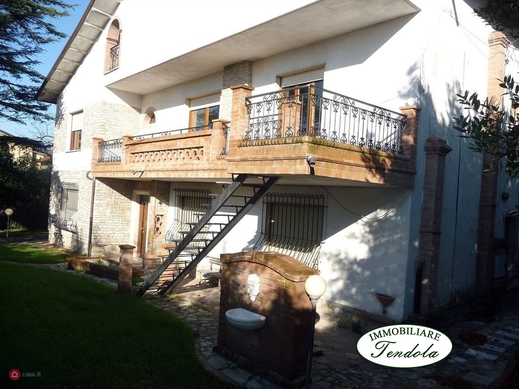 Villa in vendita a Sarzana