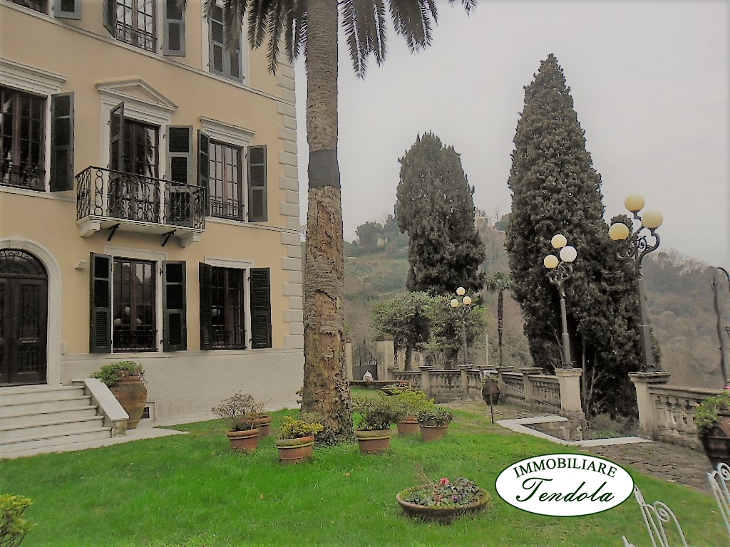 Villa in vendita a Carrara