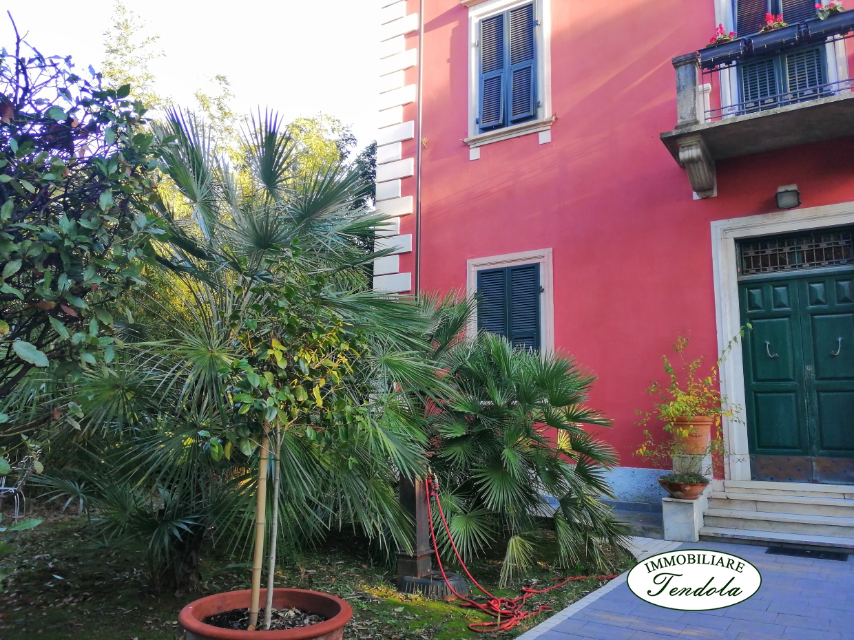 Villa in vendita, Carrara avenza