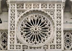 Locale commerciale in affitto a Carrara