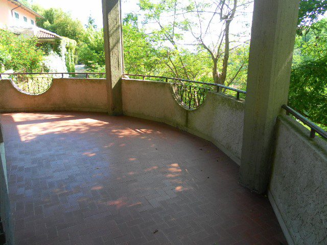 Villa vista mare a Carrara