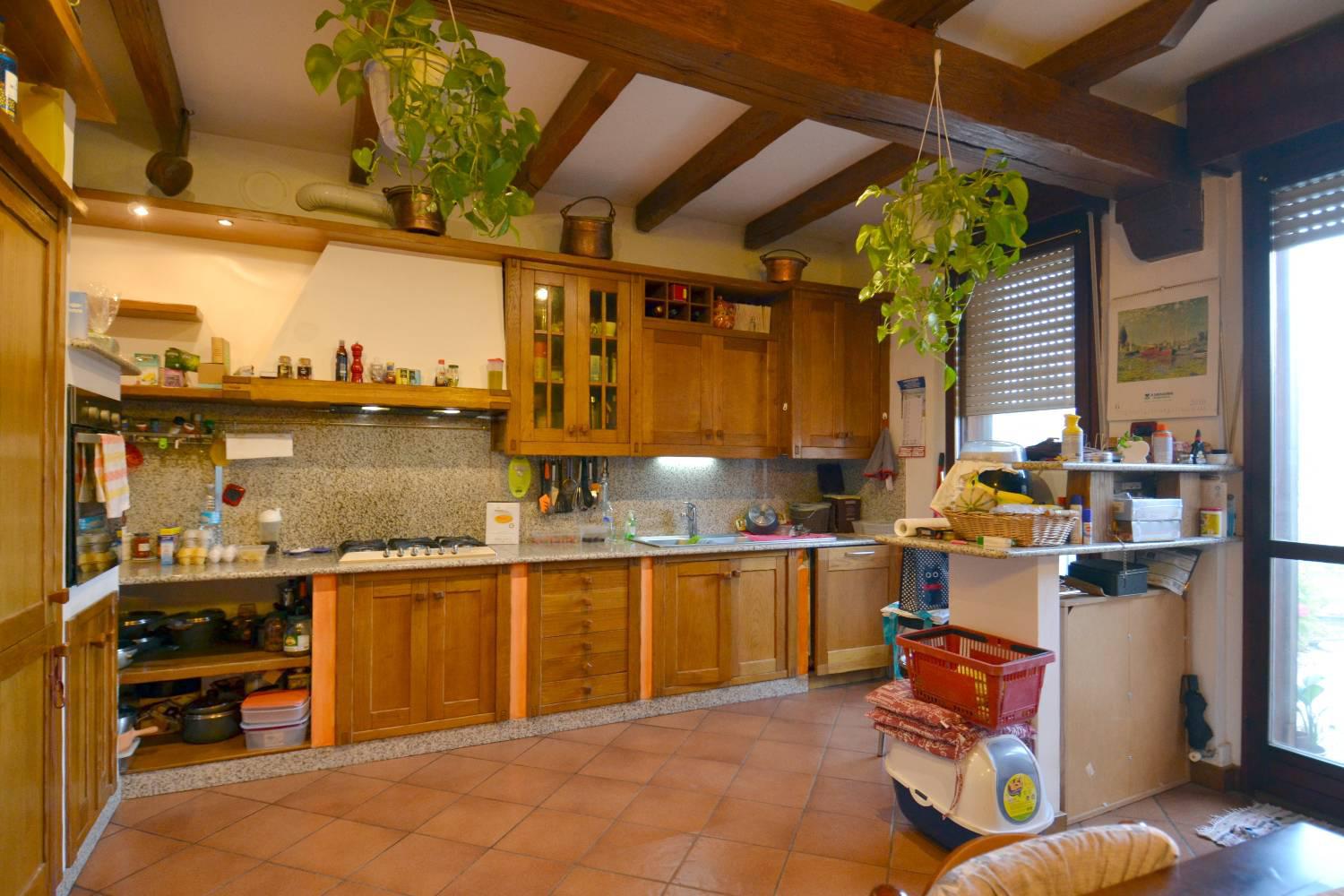 Villa con giardino a Montanaso Lombardo