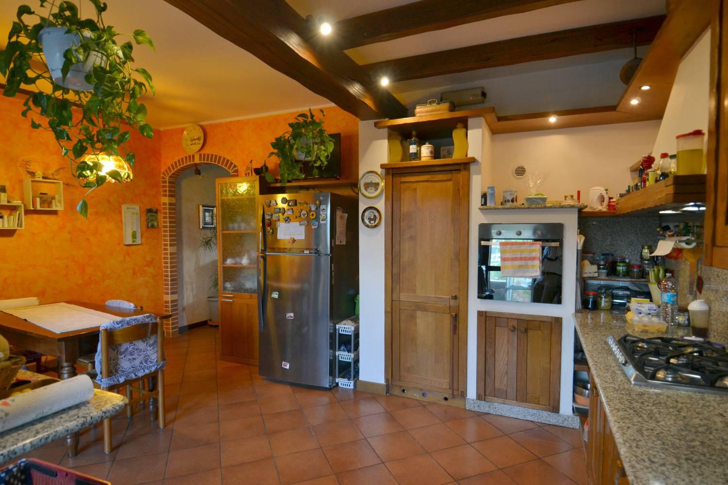 Villa con giardino a Montanaso Lombardo