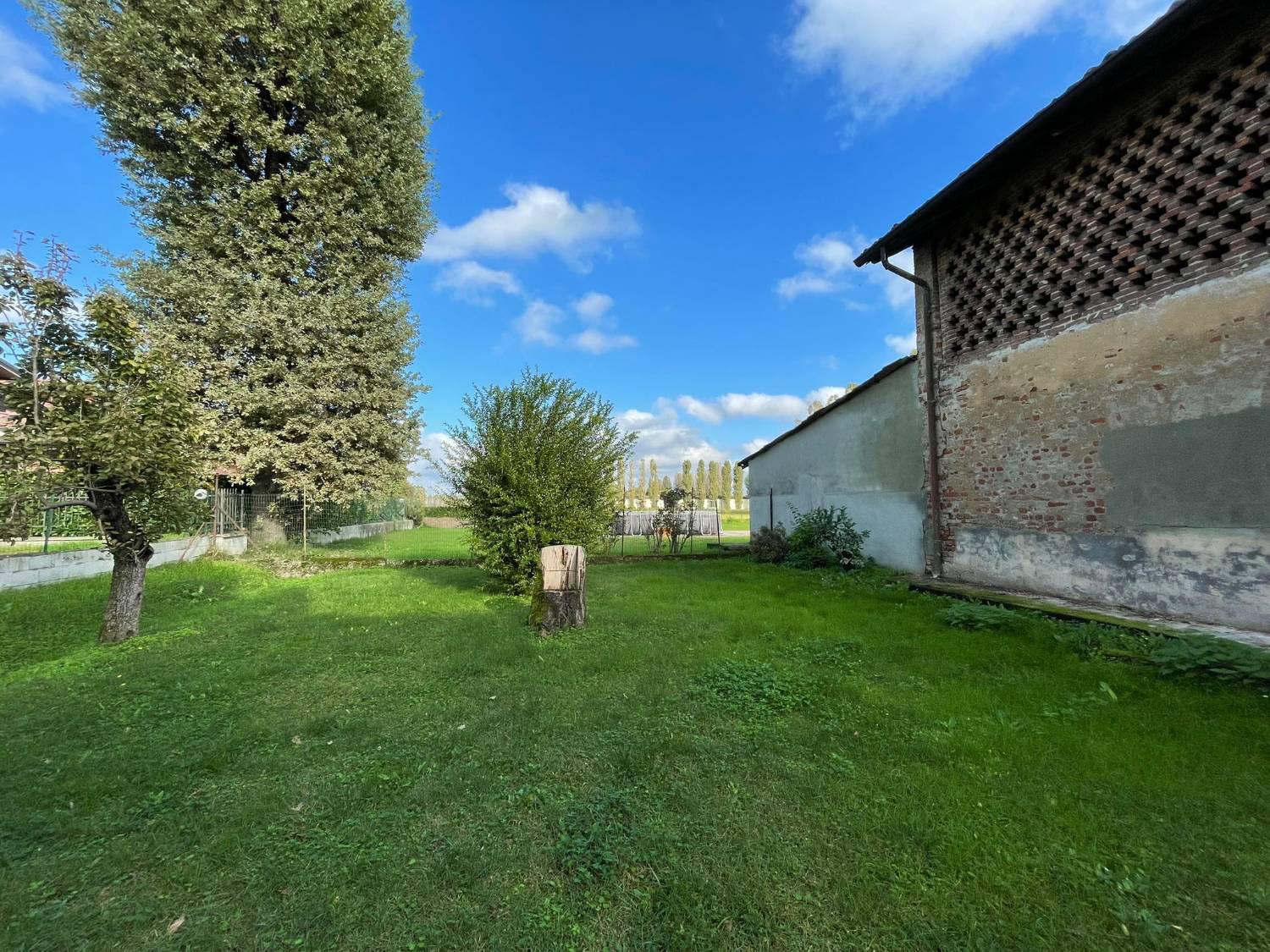 Trilocale con giardino a Ossago Lodigiano