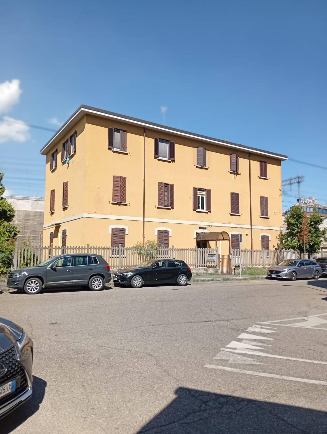 Quadrilocale con box a Milano